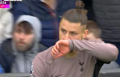 Drăgușin a jucat 11 minute în Everton - Tottenham. De ziua lui de naștere, românul a fost implicat în 3 faze