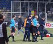 FOTO Petrolul - CFR, Radu Petrescu a ieșit cu stewarzii de pe teren / Sursă: Ionuț Iordache