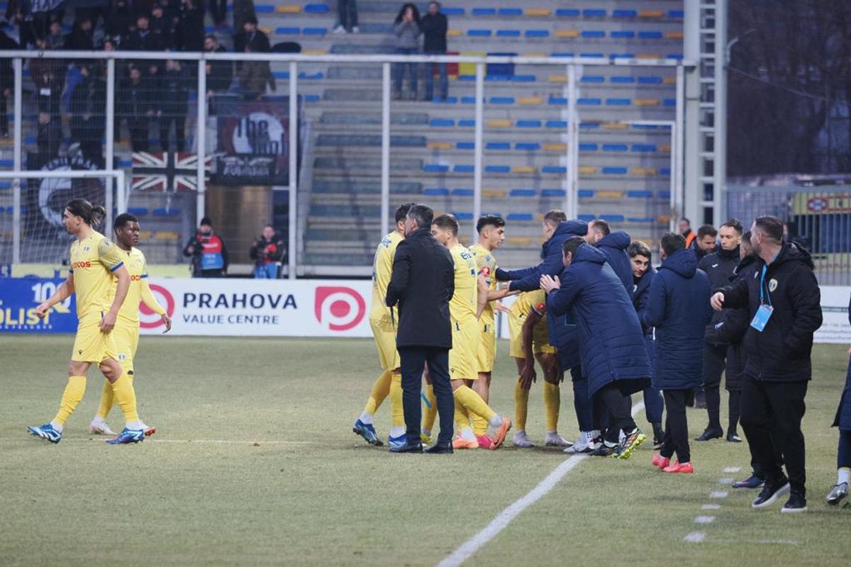 Petrolul - CFR, meci