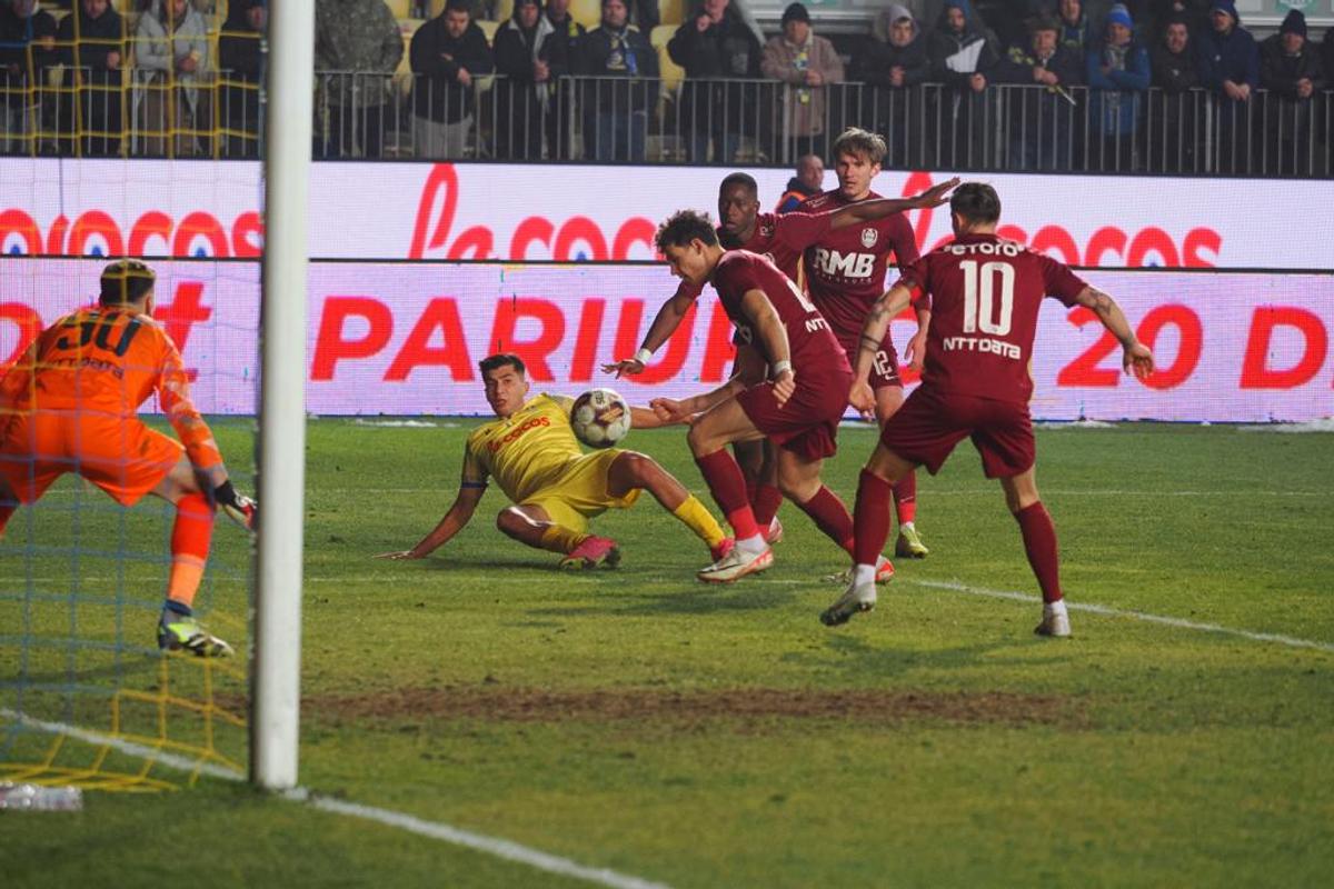 Petrolul - CFR, meci