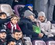 Jakub Hromada, cu geacă și căciulă gri/ foto Raed Krishan (GSP)