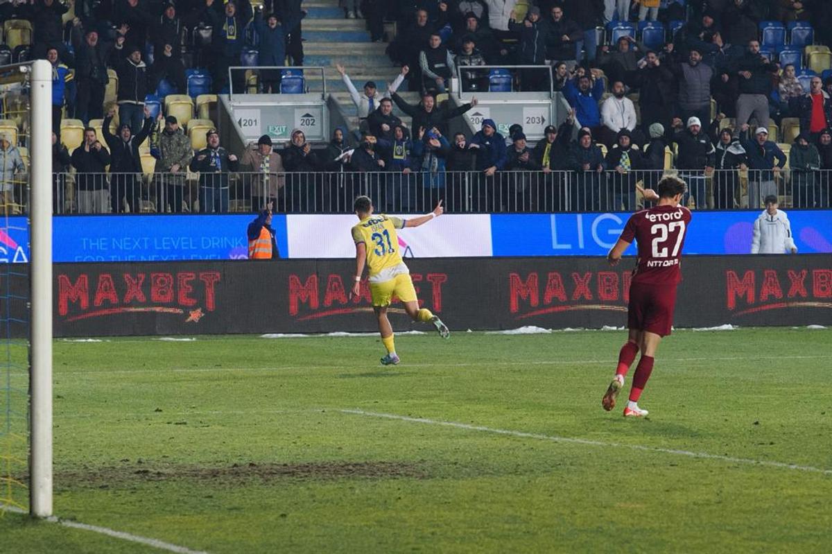 Petrolul - CFR, meci