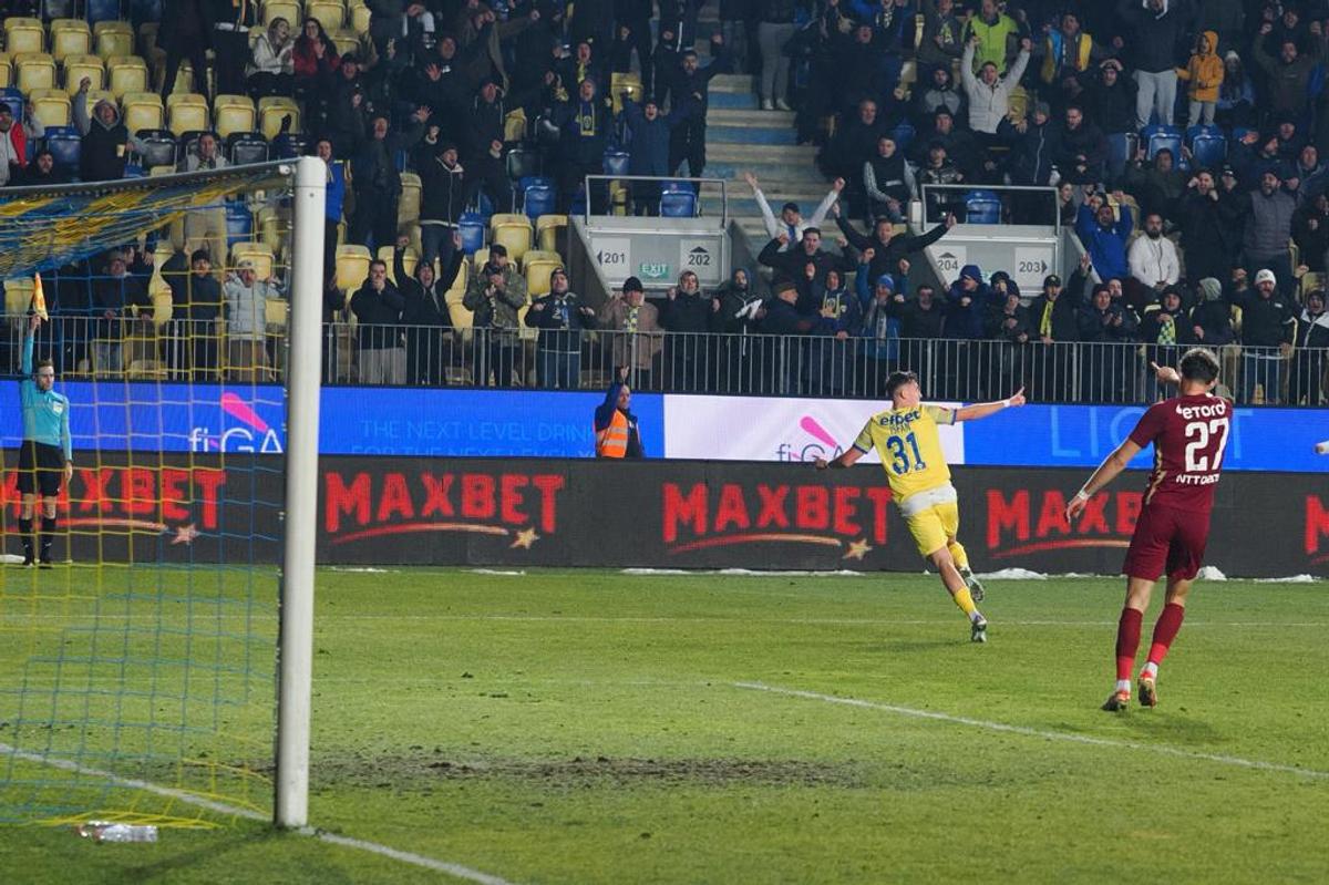 Petrolul - CFR, meci