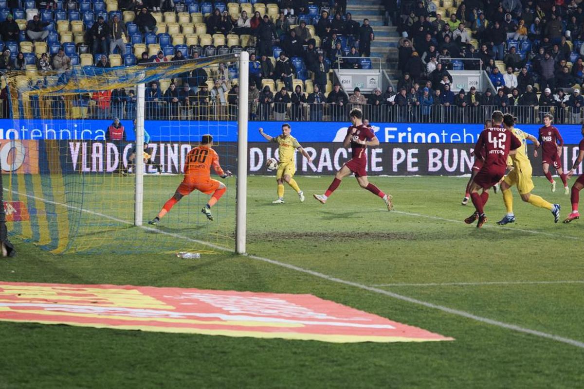 Petrolul - CFR, meci