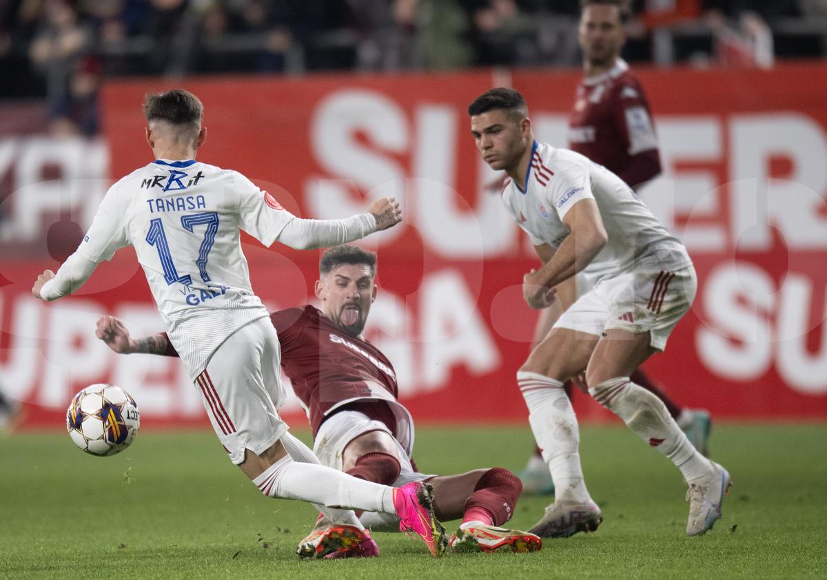 Notele GSP pentru Rapid - Oțelul 2-1 » „Revelația sezonului de shopping” vs „Lent, rigid, greșește decisiv”