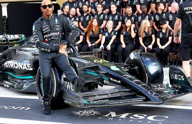 Lewis Hamilton, primul mesaj public după trecerea la Ferrari: „Ca în 2013, simt că este decizia corectă. Să conduc în roșul Scuderiei este un vis”
