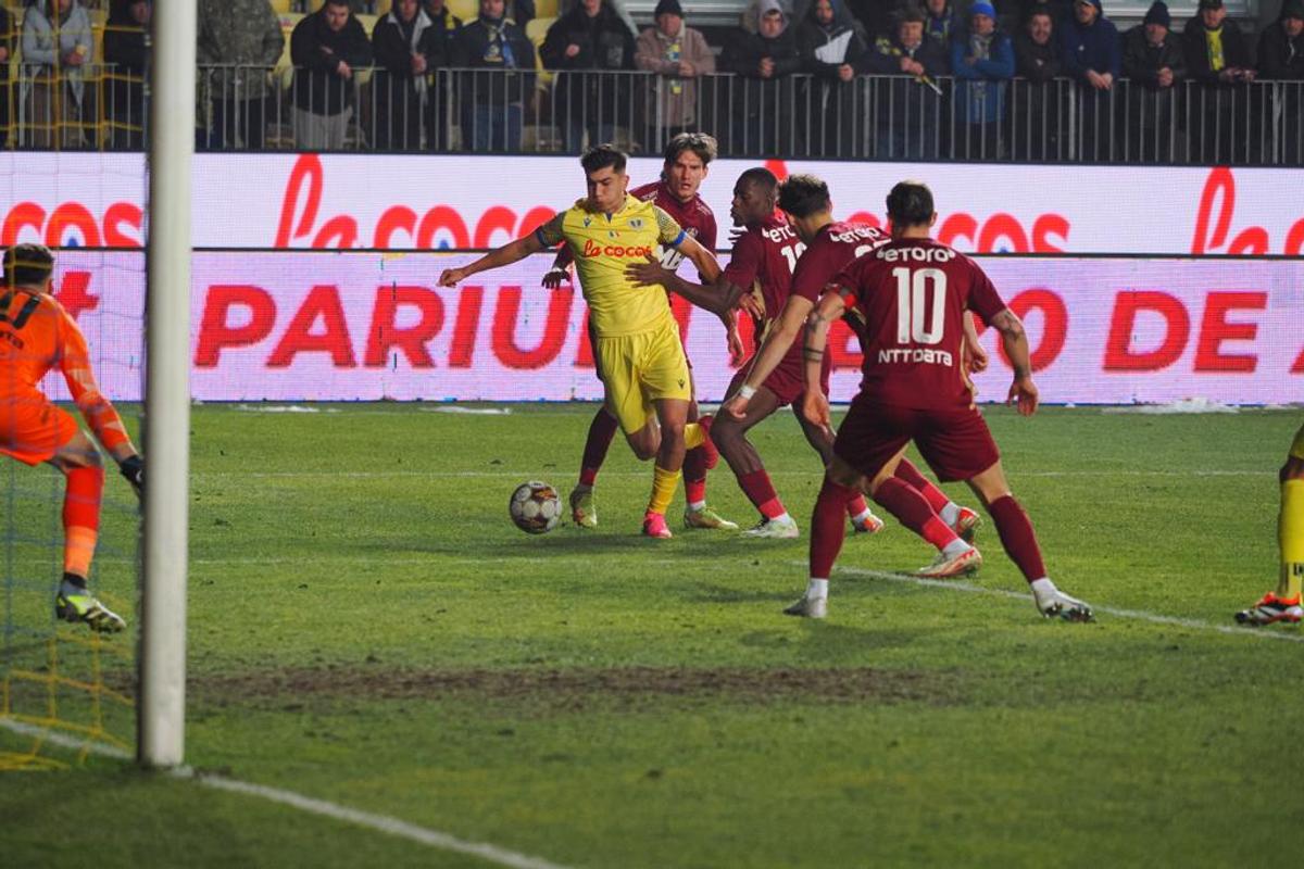 Petrolul - CFR, meci