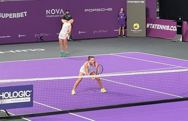 Simona Halep și Ana Bogdan, înfrângere în două seturi în optimile Transylvania Open » Româncele, dominate în setul secund de favoritele numărul 4