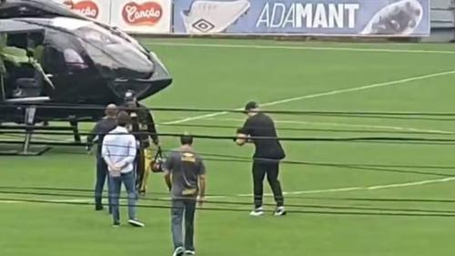 Elicopterul lui Neymar tocmai a aterizat pe un teren de antrenament / Foto: captură