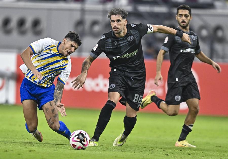 Florinel Coman, în tricoul lui Al-Gharafa / Foto: Imago Pariul sard și șansa lui „Mbappé”