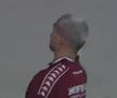 Cristi Manea, în lacrimi după Hermannstadt - Rapid, consolat de colegi / foto: captură Digi Sport