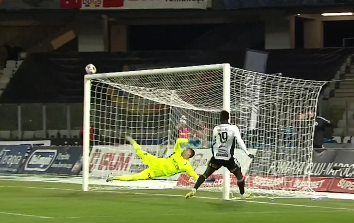 Ratare Macalou U Cluj - FC Argeș