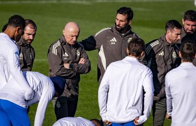 Și Arbeloa a pierdut vestiarul: 7 jucători, nemulțumiți » Procentajul s-a dublat după demiterea lui Xabi Alonso!