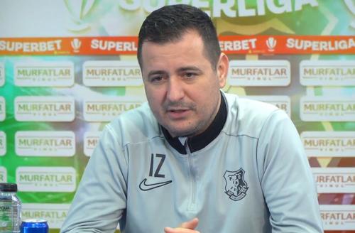 Nici cele 7 puncte obținute în meciurile din startul acestui an, nici victoria la scor împotriva liderului Universitatea Craiova, nu l-au făcut pe Ianis Zicu să vorbească despre play-off.