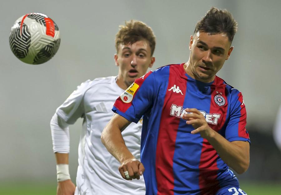 Rapid îl vrea pentru Yanis Karabelyov (în roș-albastru) // foto: Imago 100.000 de euro, prea mult pentru Șucu! Rapid vrea să-l transfere de la Partizan Belgrad, dar refuză să plătească