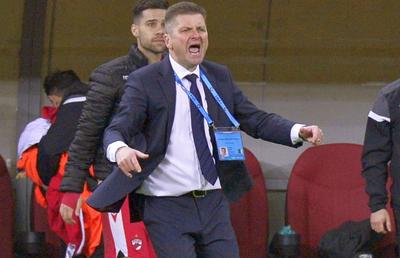 ACADEMICA CLINCENI - DINAMO // Dusan Uhrin își joacă postul azi » S-a aflat ce le-a spus aseară jucătorilor în vestiar