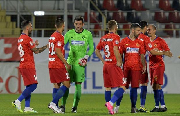 Împins de Gigi Becali pe ușa din dos, un fotbalist de la FCSB e ademenit în străinătate cu un salariu consistent
