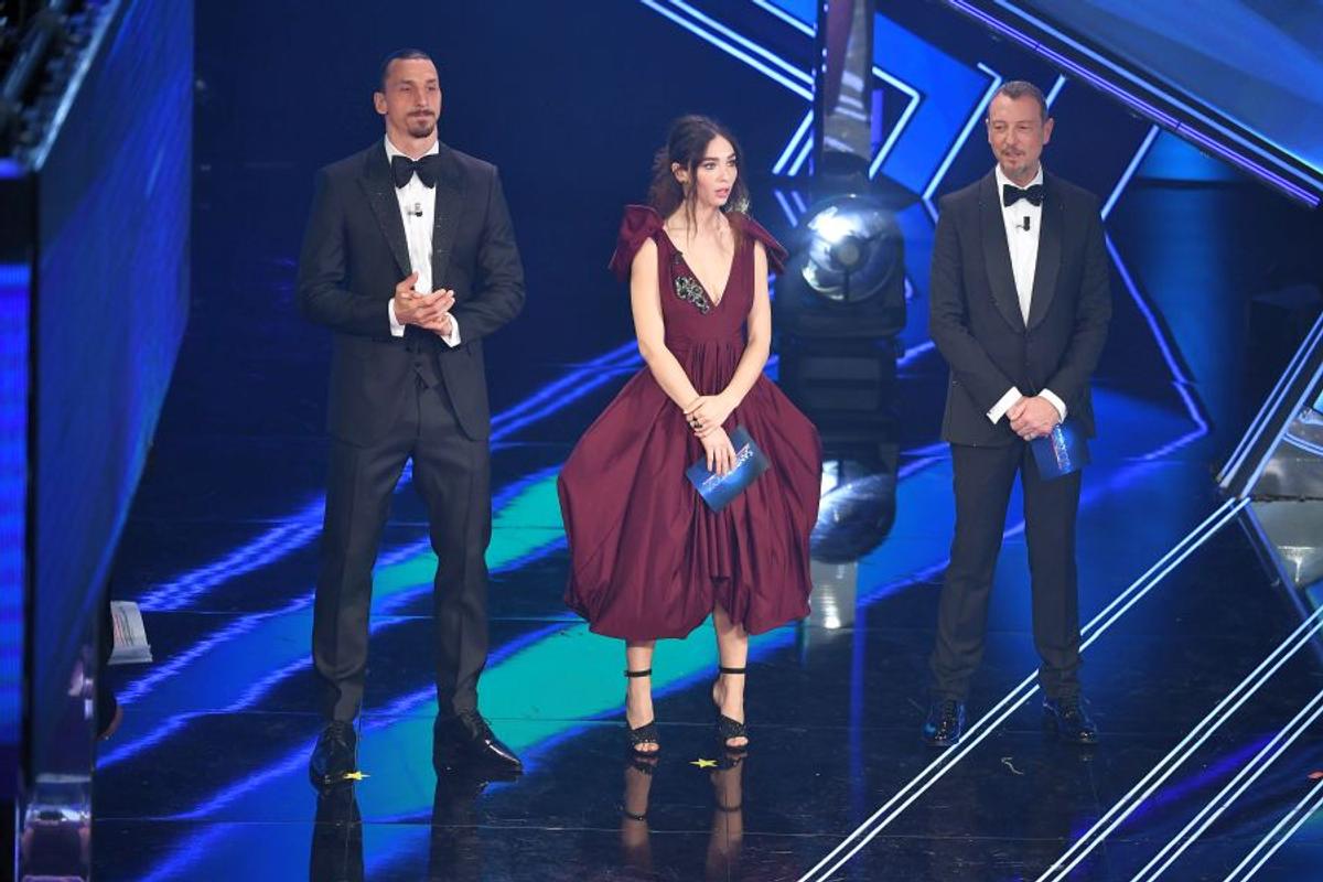 VIDEO+FOTO Zlatan Ibrahimovic a făcut senzație la festivalul de la Sanremo: „În condițiile astea, o să anulez show-ul. Să plece și violoniștii, dar să rămână fetele!”