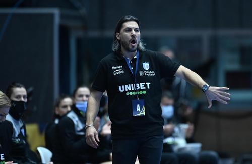 Adrian Vasile e la al doilea sezon ca antrenor principal la CSM București FOTO Raed Krishan