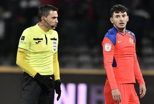 Ovidiu Hațegan (41 de ani) a anulat un gol marcat de Ianis Stoica (19 ani) în minutul 22 al partidei dintre FC Argeș și FCSB, la scorul de 1-0 pentru piteșteni.