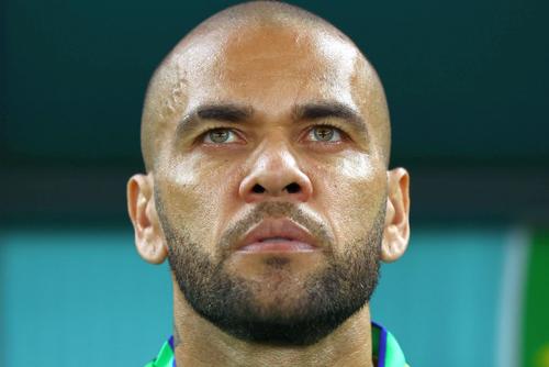 O tânără susține că Dani Alves, acuzat pentru violul unei femei de 23 de ani, ar fi încercat și cu ea aceeași metodă.