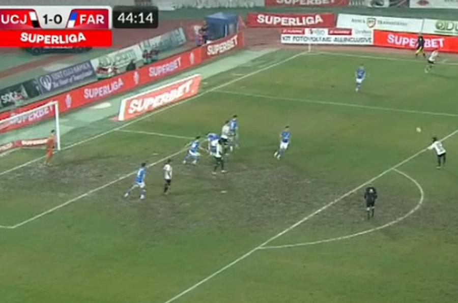 Gazon de pe Cluj Arena este plin de noroi Alibec a răbufnit după 0-2 cu U Cluj: „Teren de liga a șasea!”