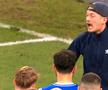 Imaginile weekendului în Europa: liderul ultrașilor i-a aliniat pe antrenor și jucători pe gazon, după umilitorul 0-6!