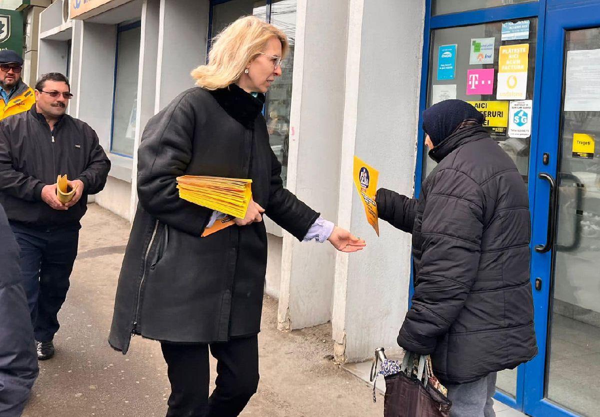 Fosta campioană europeană a României, pe lista AUR la europarlamentare » Campanie cu lacrimi lângă tribuna-fantomă de 5 milioane € din București