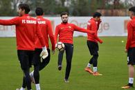 Incredibil: cu cine a semnat fotbalistul care era să provoace falimentul lui Dinamo! Fostul căpitan al naționalei de juniori este coleg la județ cu un brazilian care a impresionat în Superligă