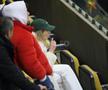 Soția și fiica lui Marius Șumudică, surprinse încălcând regulamentul pe Arena Națională la Rapid - FCSB
