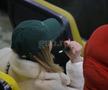 Soția și fiica lui Marius Șumudică, surprinse încălcând regulamentul pe Arena Națională la Rapid - FCSB