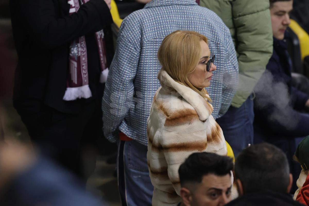 Fiica și soția lui Marius Șumudică
