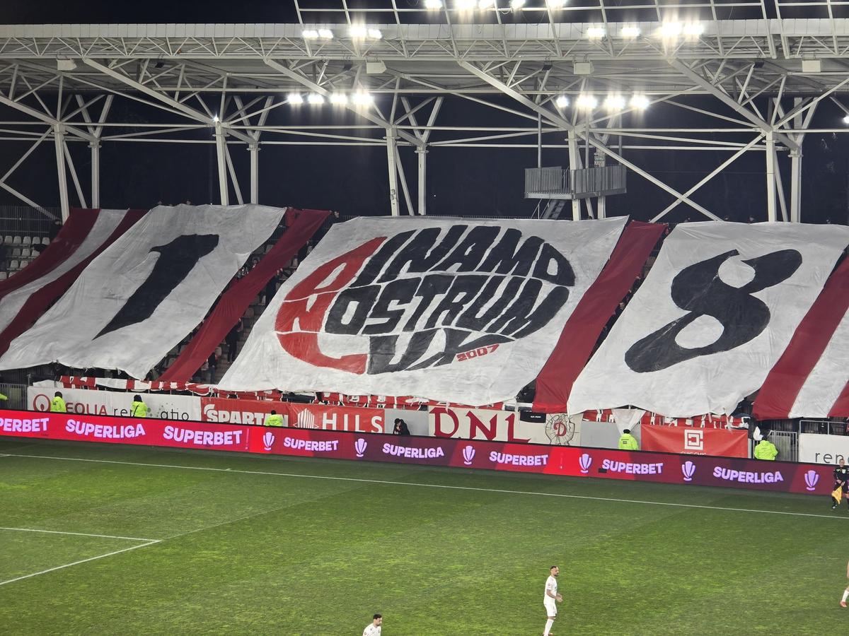 Scenogarfiile afișate de ultrașii lui Dinamo în meciul cu Hermannstadt