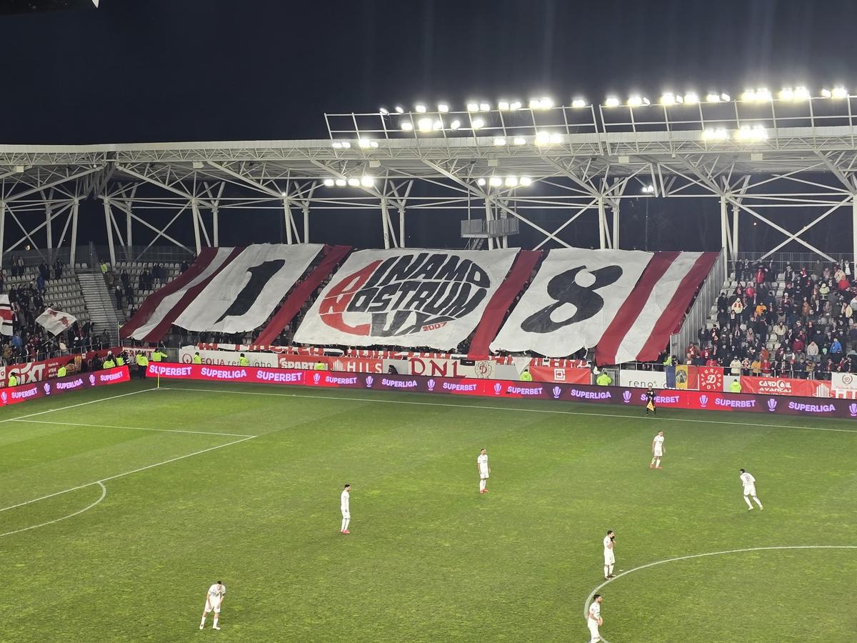 Scenogarfiile afișate de ultrașii lui Dinamo în meciul cu Hermannstadt
