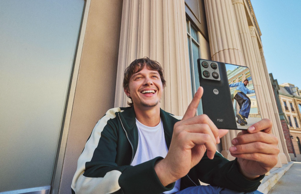 Motorola lansează razr fold și edge 70 fusion și aduce energia FIFA World Cup 26 către fani din întreaga lume