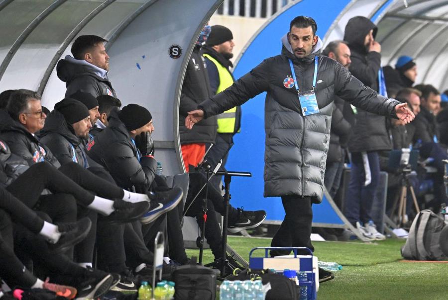 Elias Charalambous va fi demis dacă nu obține calificarea în Conference. Foto: Imago Images FCSB s-a trezit prea târziu