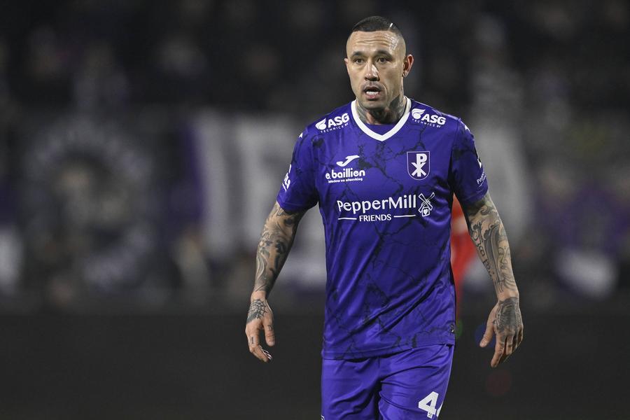 „Mi s-a spus că dacă nu aș fi băut și fumat... aș fi putut juca la Real Madrid”