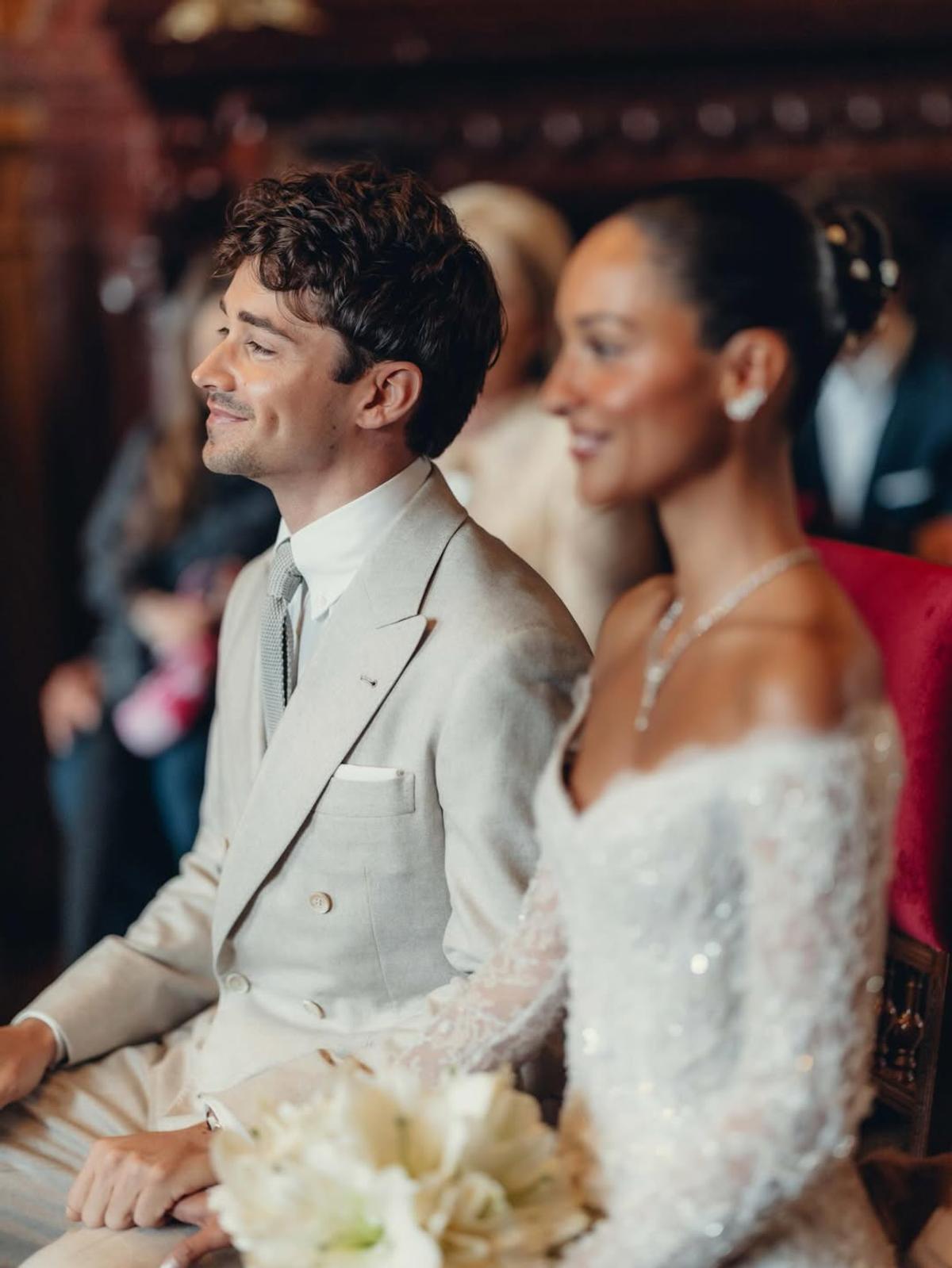 Charles Leclerc s-a logodit cu Alexandra, iubita-model! A plătit o avere pentru inel