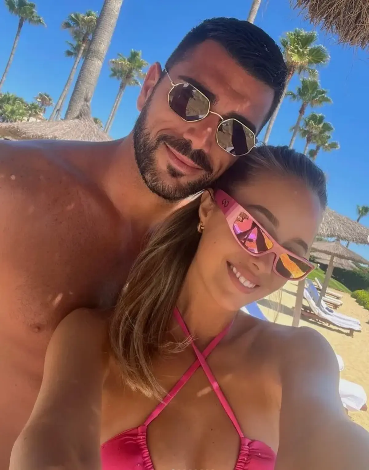 Formau cel mai frumos cuplu din fotbal, dar s-au despărțit » Viktoria, apariție de senzație după divorț: „Picioarele tale par fără sfârșit!”