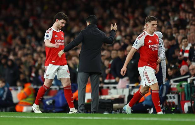 Jucătorii lui Arsenal au teamă de titlu: „Trebuie să vorbim”