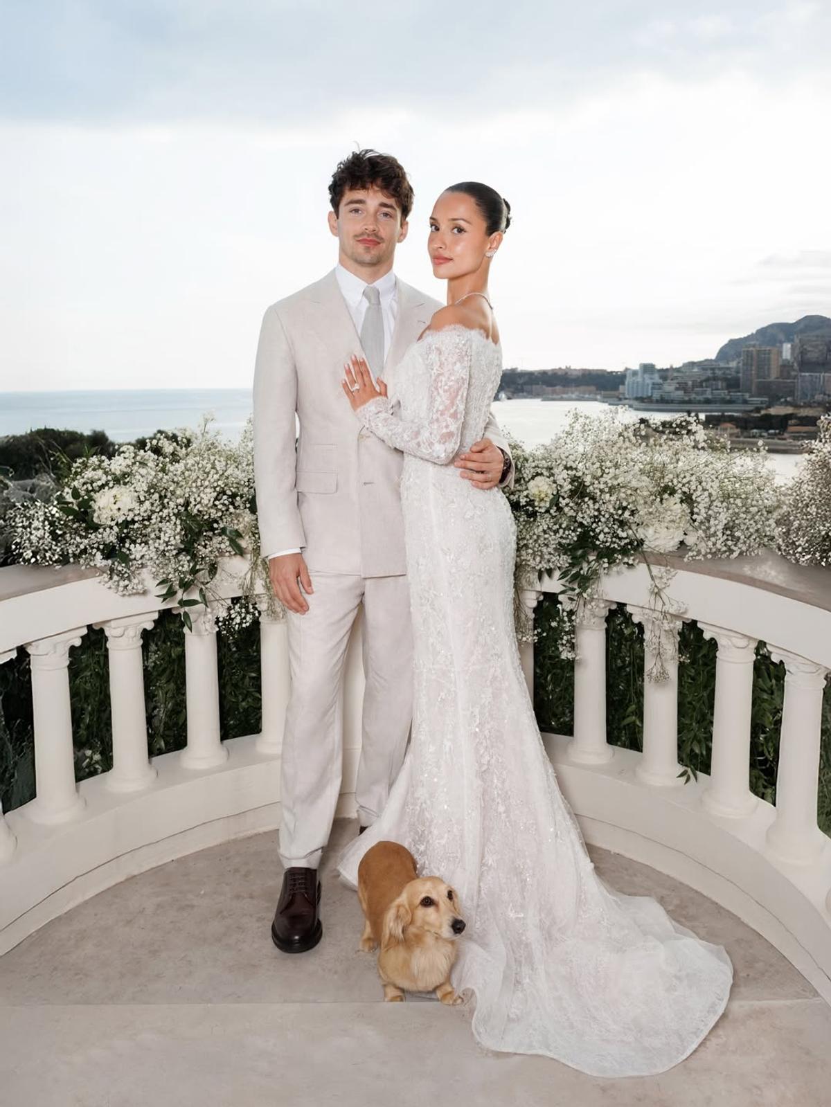 Charles Leclerc s-a logodit cu Alexandra, iubita-model! A plătit o avere pentru inel