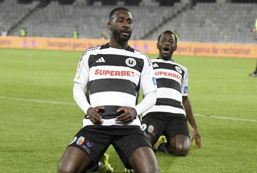 Issouf Macalou, sărbătorind un gol Issouf Macalou speră la un transfer! Detalii de culise despre pretențiile ivorianului
