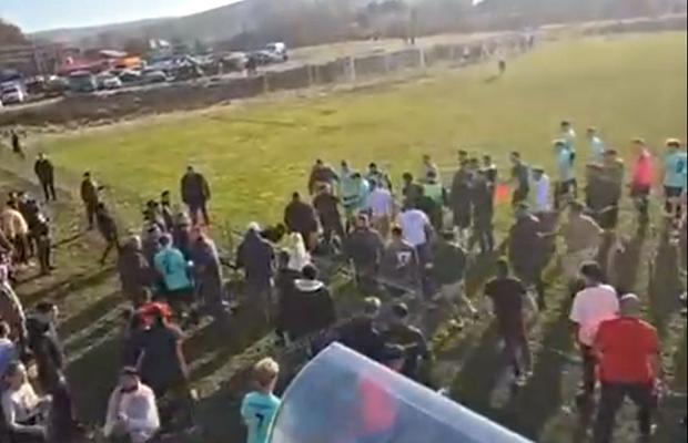 Scandal și bătaie generală la meciul din România! Poliția a intervenit de urgență
