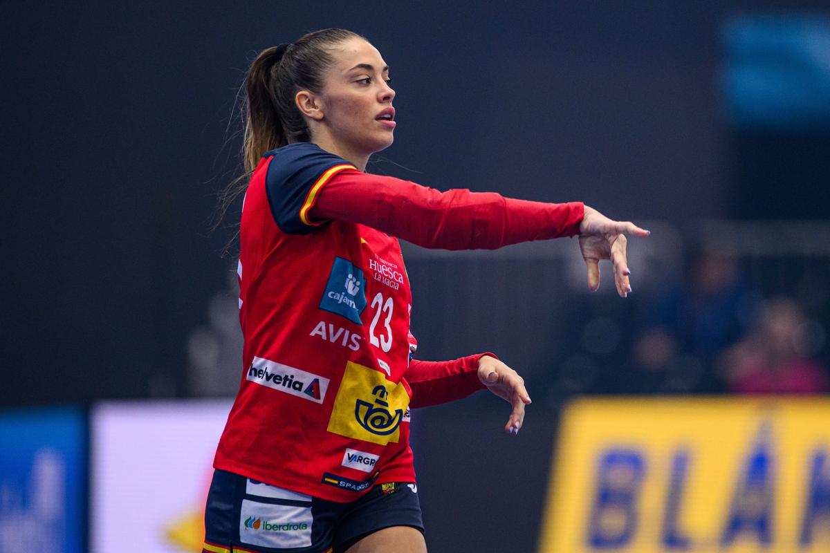 Încă un cuplu fericit în handbalul românesc » Mesaje la un an de relație: „Te iubesc mai mult decât orice”