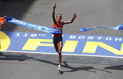 La 12 ani după prima suspendare, o câștigătoare a maratoanelor din Boston și Chicago a fost suspendată din nou