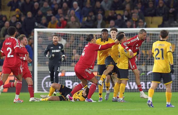 Înfrângere-șoc pentru Liverpool, în fața ultimei clasate din Premier League