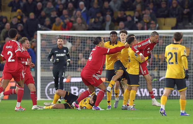 Înfrângere-șoc pentru Liverpool, în fața ultimei clasate din Premier League