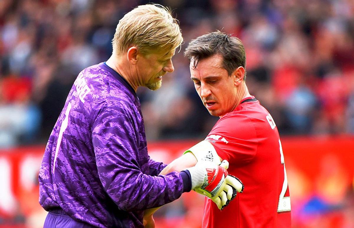 Scandal imens în Marea Britanie » Gary Neville, atac extrem la Ministrul britanic al Sănătății: „Al naibii de laș!"