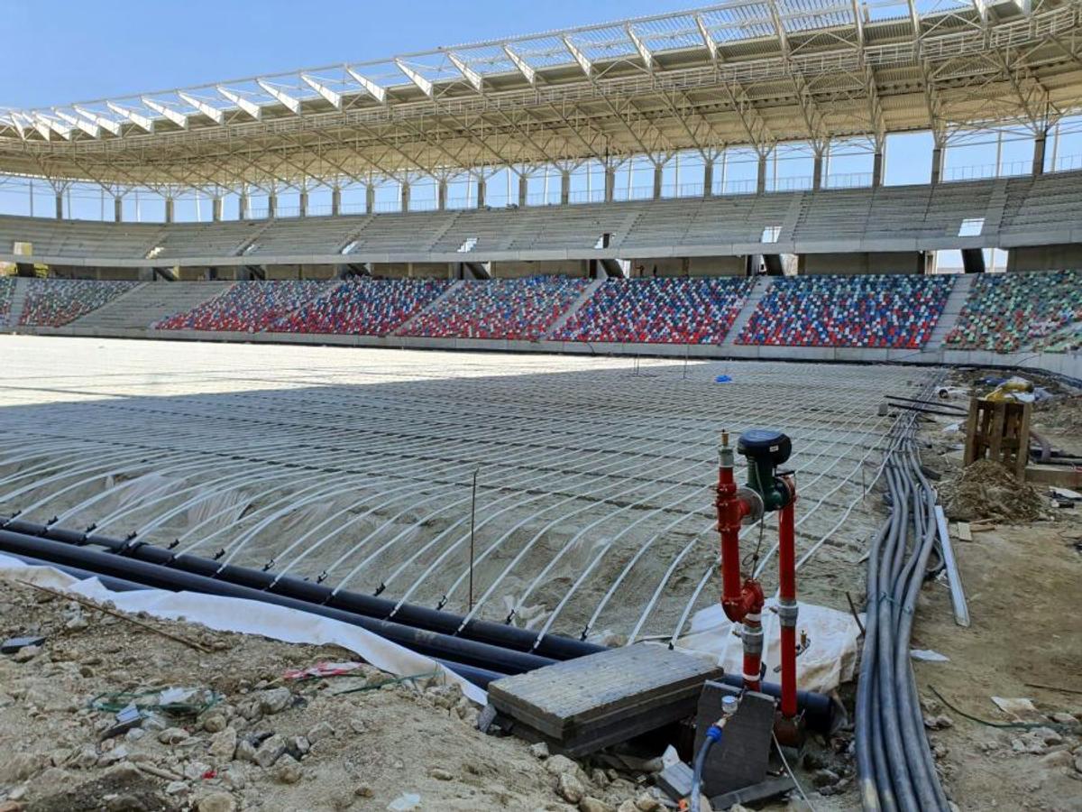 GALERIE FOTO Nu s-a oprit munca! Imagini de senzație de la stadioanele Steaua, Arcul de Triumf și Rapid