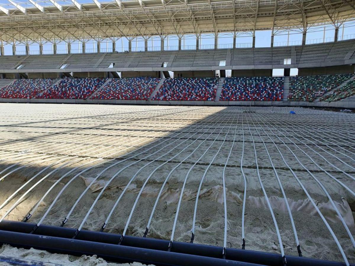 GALERIE FOTO Nu s-a oprit munca! Imagini de senzație de la stadioanele Steaua, Arcul de Triumf și Rapid